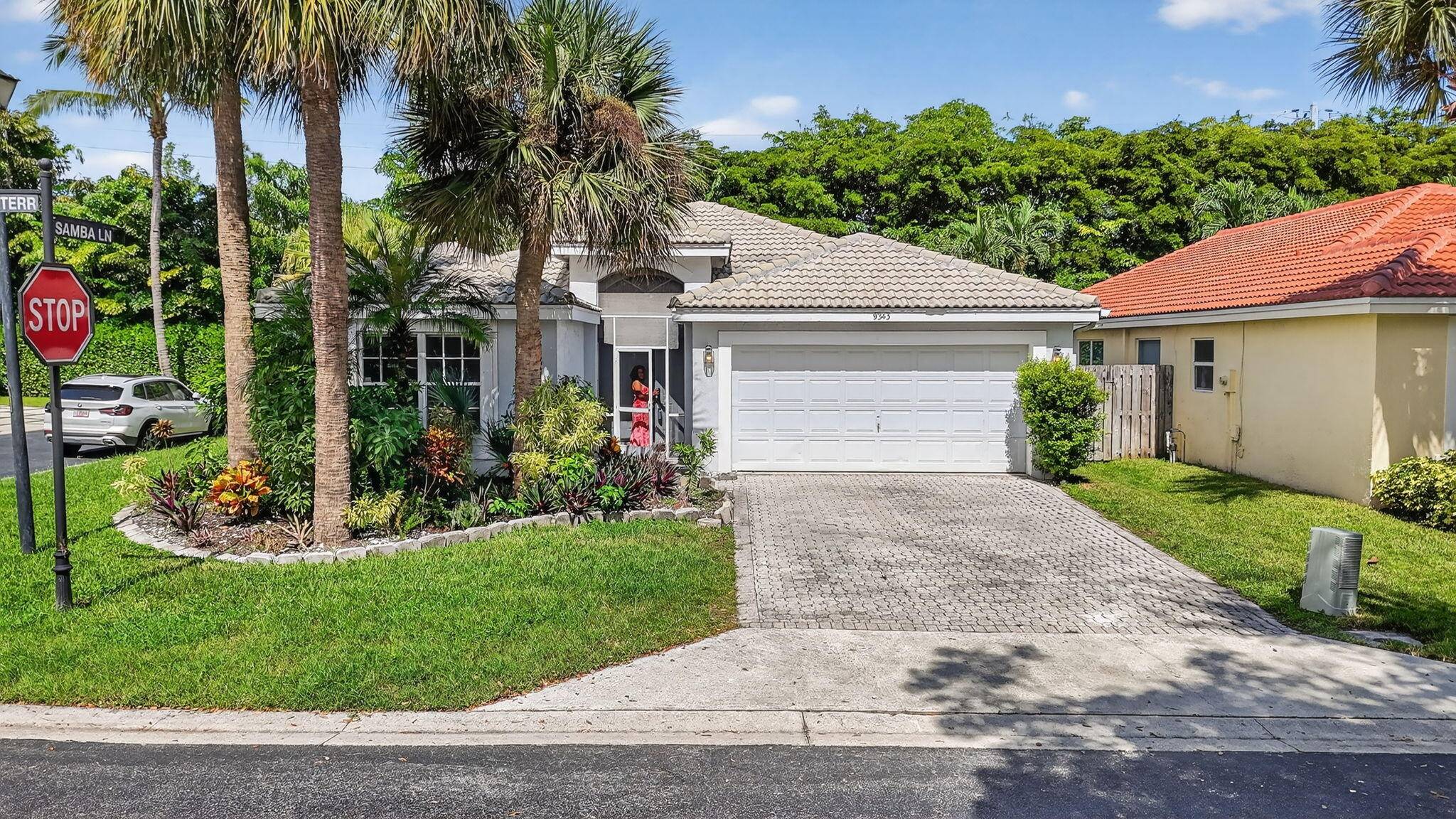 Welcome to your cozy retreat in a quiet, gated community !