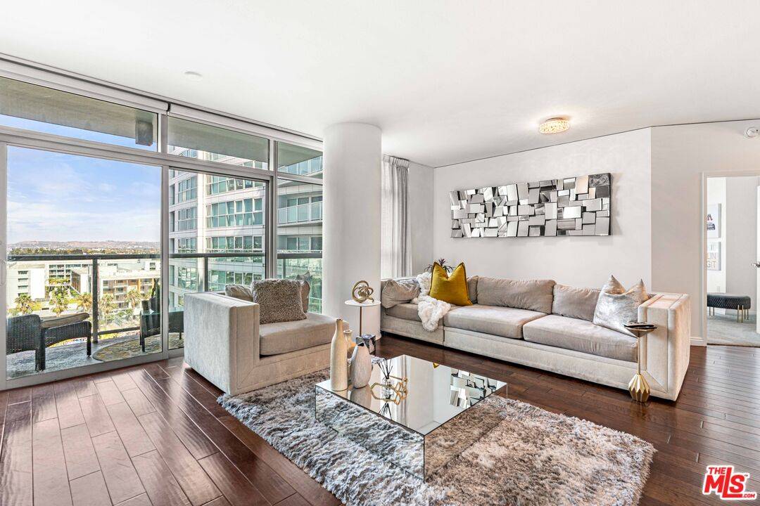 13650 Marina Pointe Dr 2BR Marina Del Rey La