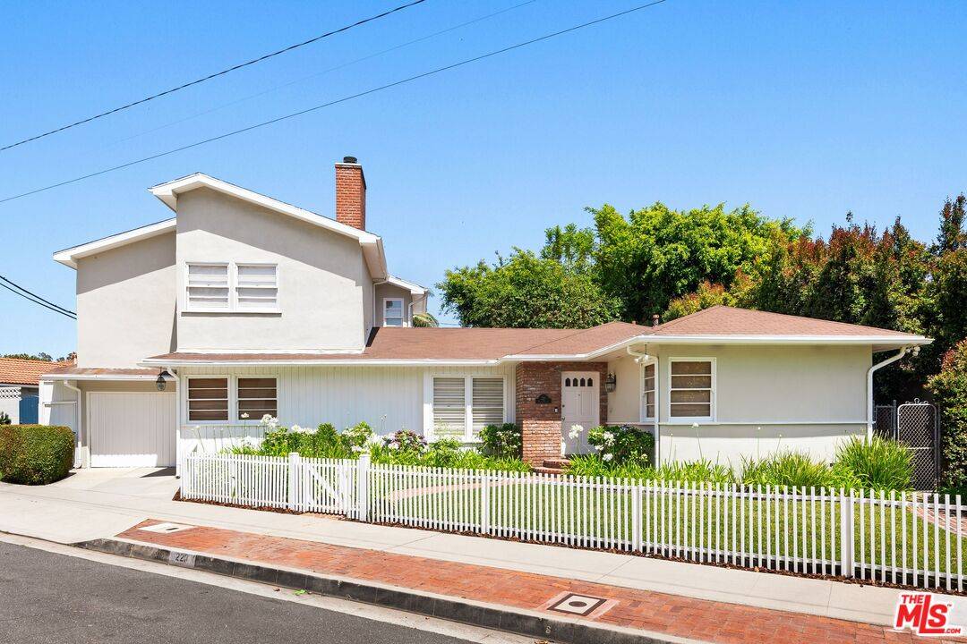 220   Beloit Ave 3BR Brentwood La