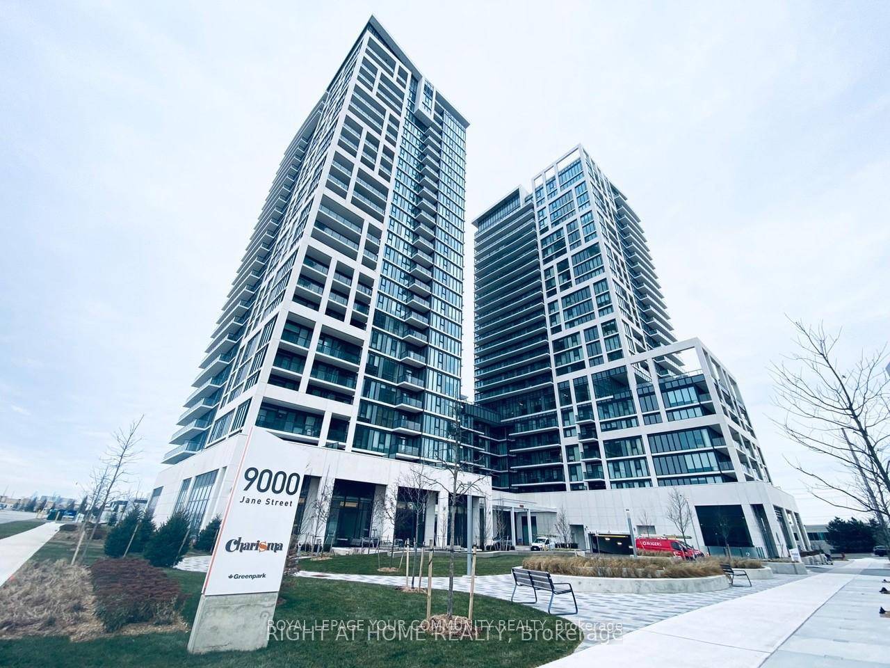 Luxury Living In The Heart Of Vaughan At Charisma Condo West Tower !