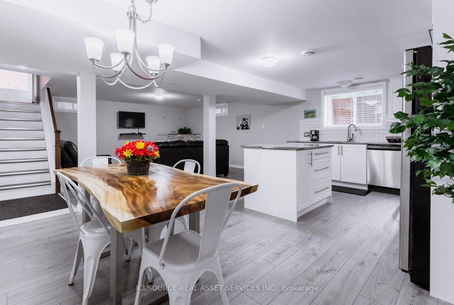 Beautifully renovated 2 bedroom basement suite, with separate entrance, located in quiet friendly neighborhood.