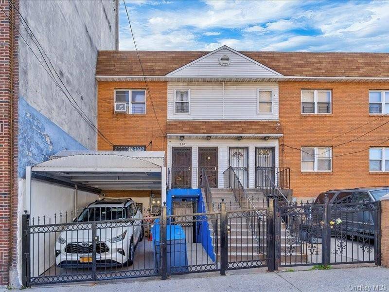 PUBLIC REMARKS Welcome to this lovingly maintained duplex with generous square footage.