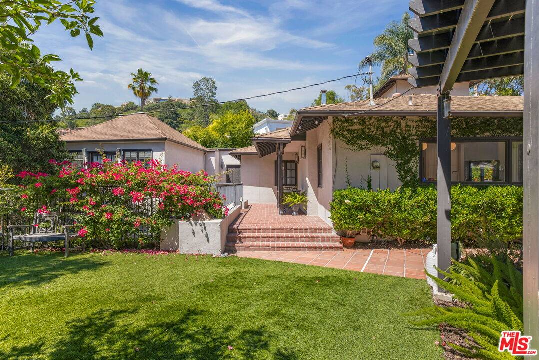 2770   La Castana Dr 4BR Hollywood Hills East La