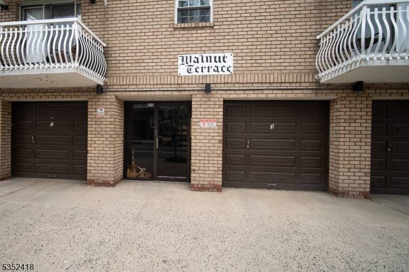This 3 BEDROOMS 2 BATH 2 story condo renovated on 2019 is a MUST SEE !