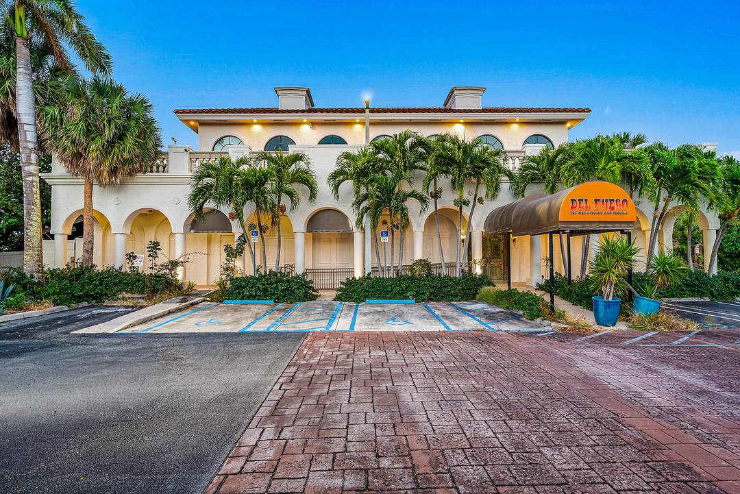 Free standing direct intracoastal restaurant in the Waterway Plaza located just two blocks from Ocean Blvd amp ; directly on Atlantic Avenue.