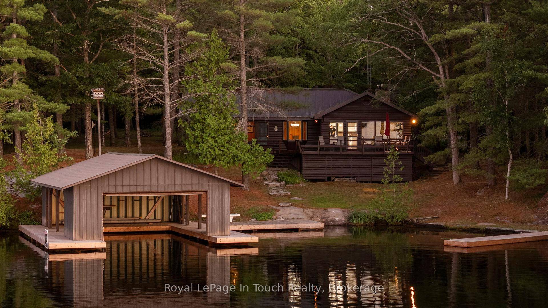 GLOUCESTER POOL Welcome to this Year Round Muskoka Retreat, part of The Trent Severn Waterway, Nestled just off Whites Bay.