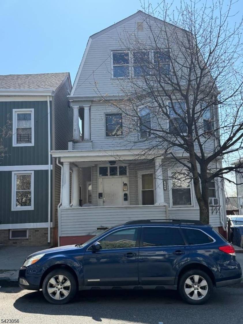 Legal 3 family investment opportunity in the heart of Paterson !