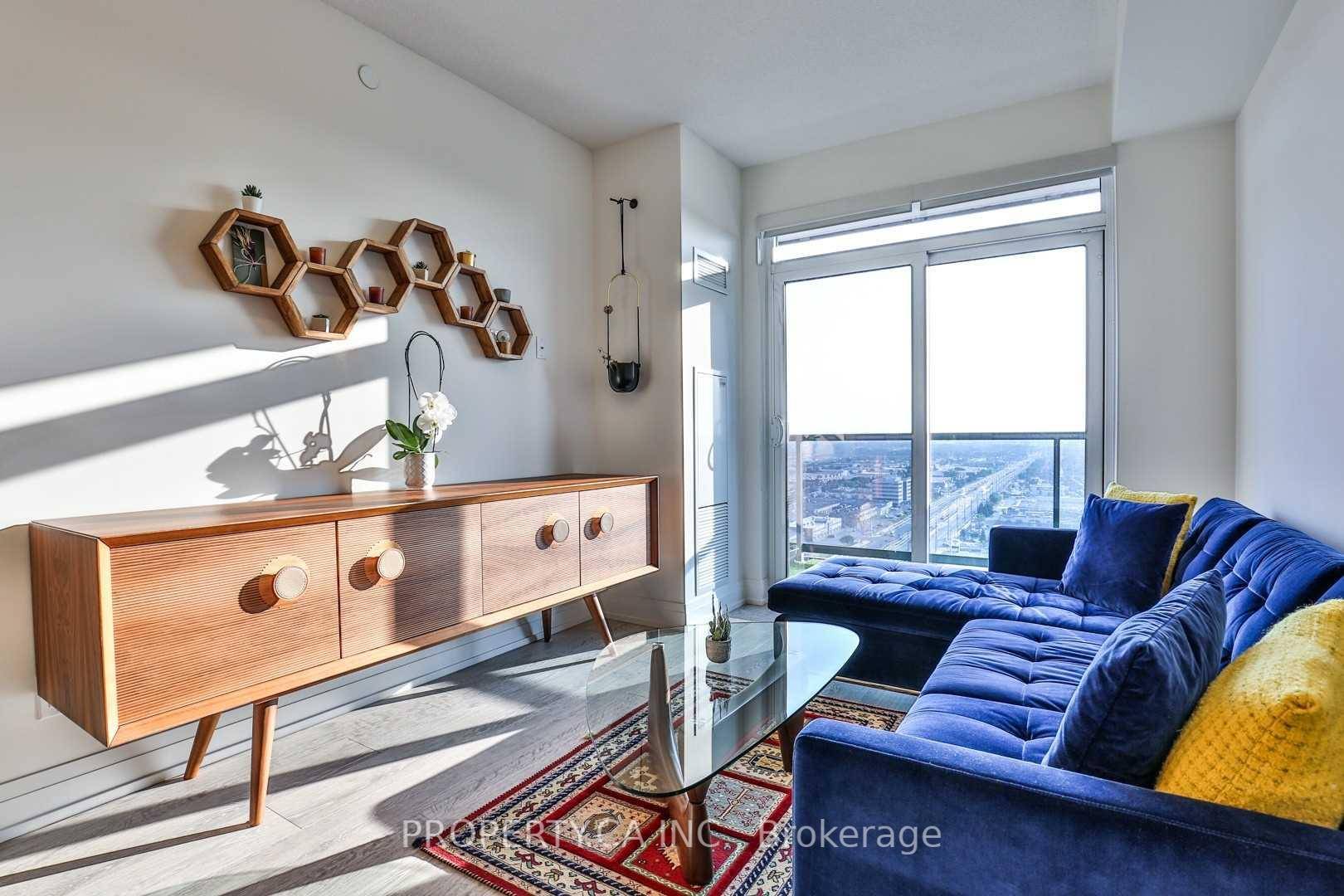 Live The Ultimate Vaughan Lifestyle !