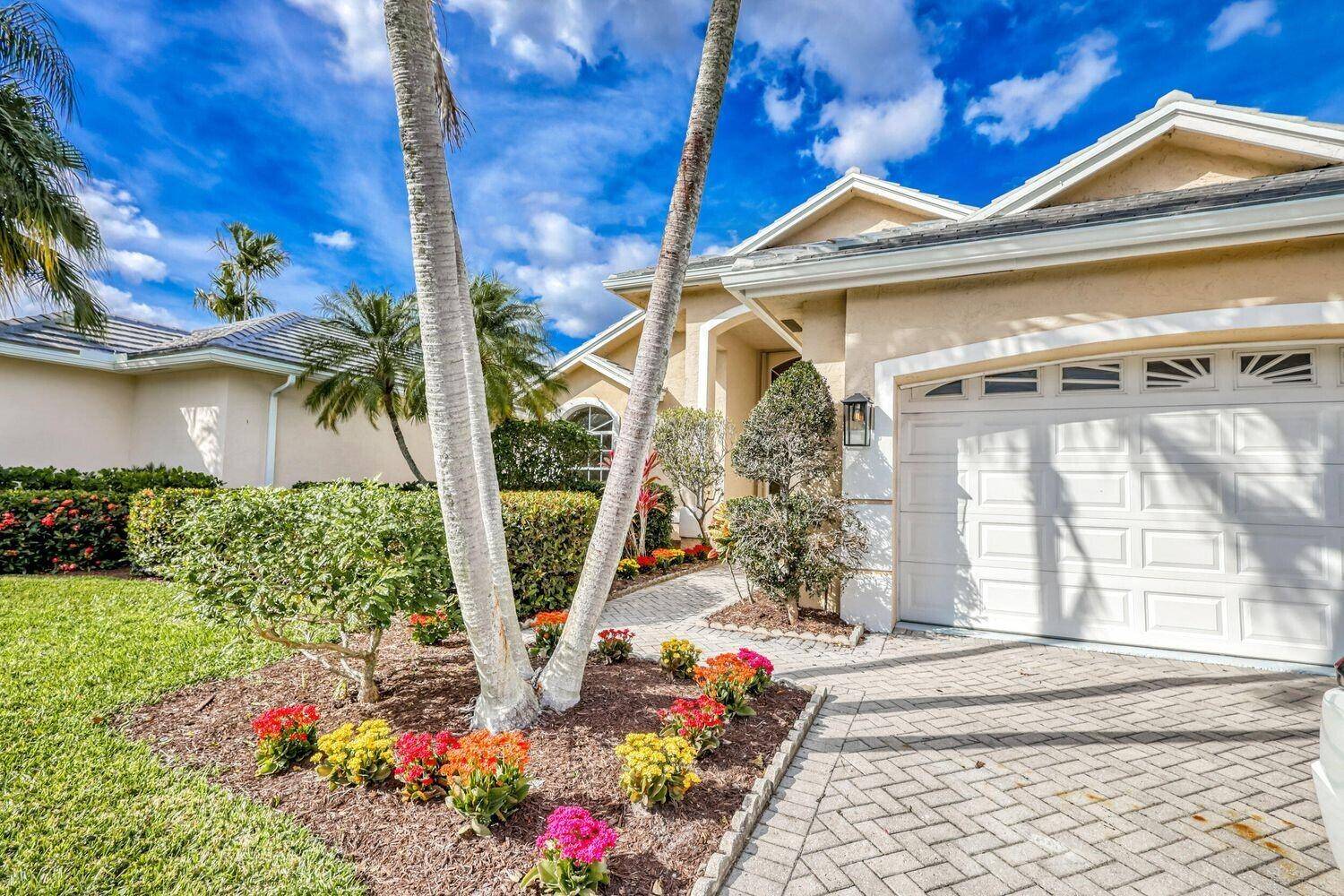 WELCOME to an expansive single level newly renovated modern home w 4 bedrooms, 3 en suite bathrooms half bath.
