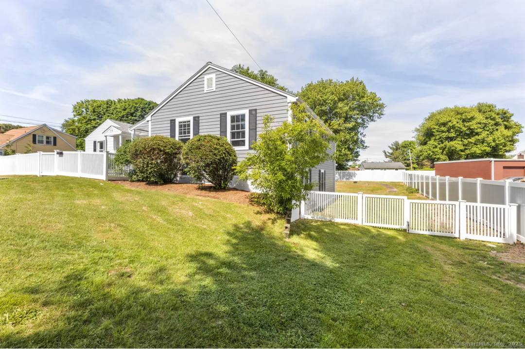 18 King Street in Old Saybrook is a rare find that checks every box space, flexibility, location, and income potential.