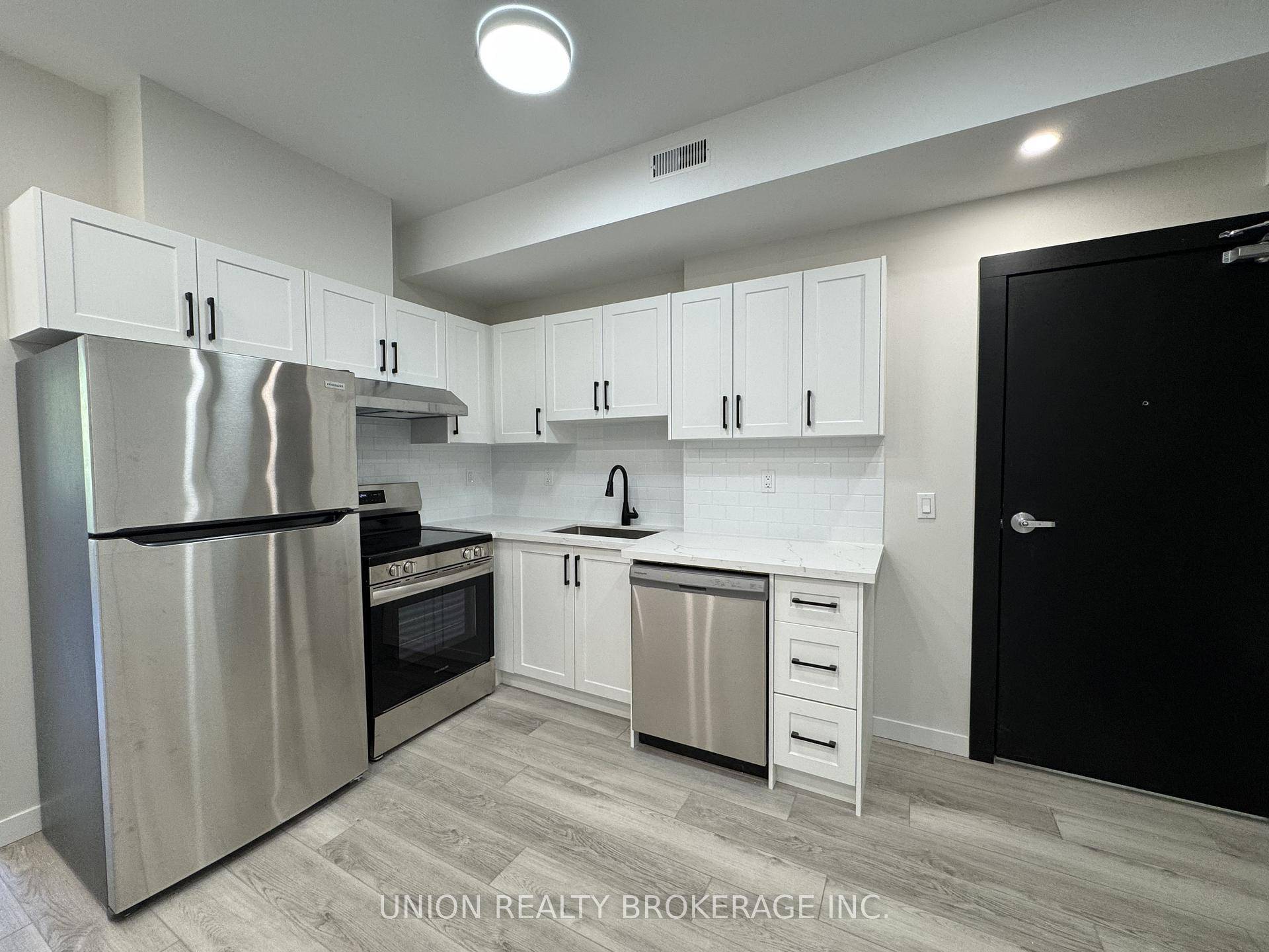 Be the first to live in this brand new, legal to code 1 bedroom, 1 bath suite in the heart of Leslieville !