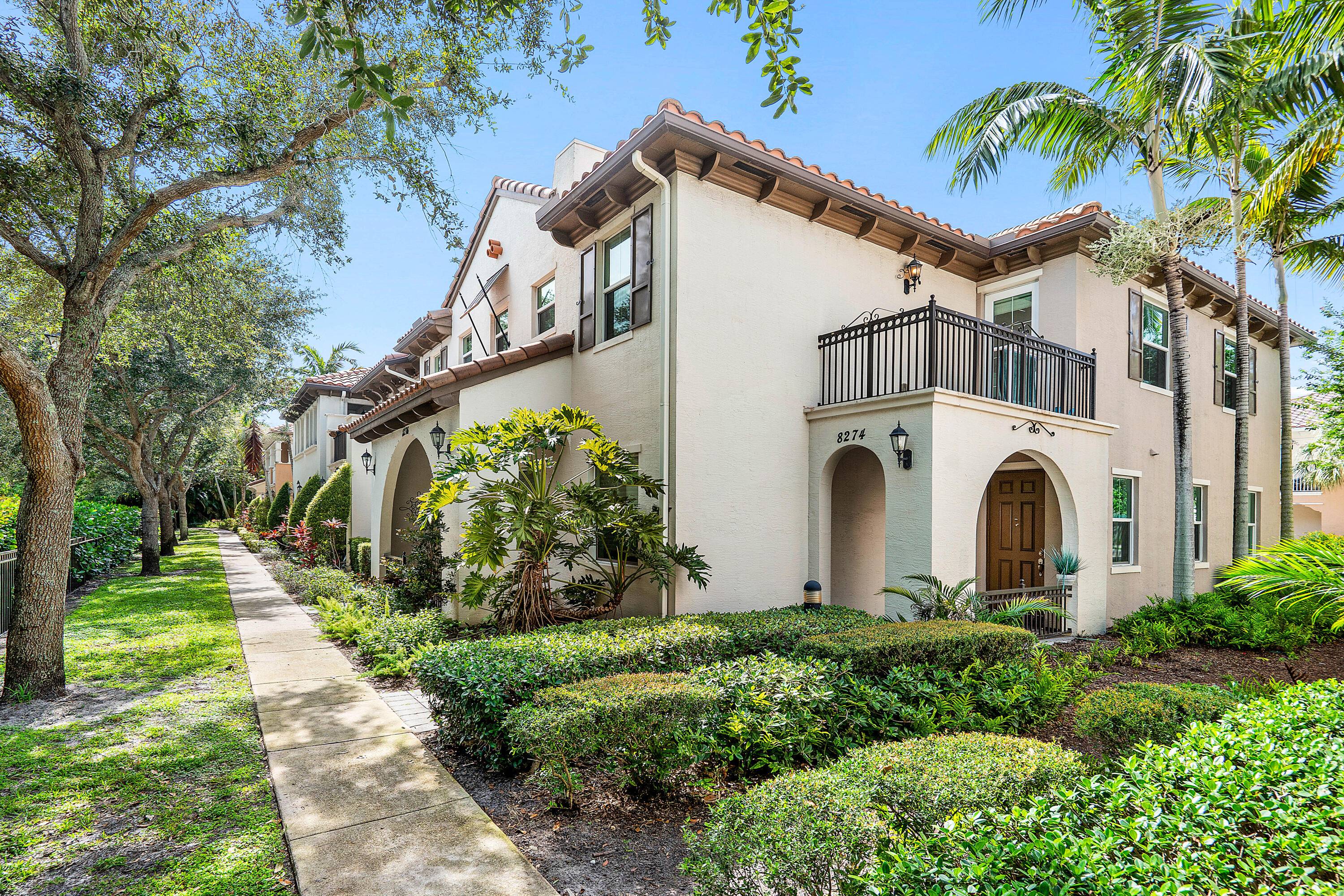 Welcome to this beautiful 2 bed, 2 bath, 2 car garage townhome in the desirable community of Cascada at Monterra in Cooper City.