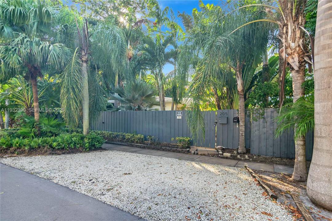 Located in the highly sought after Victoria Park neighborhood, this solidly built residence offers the comfort and feel of a single family home in one of Fort Lauderdale s most ...