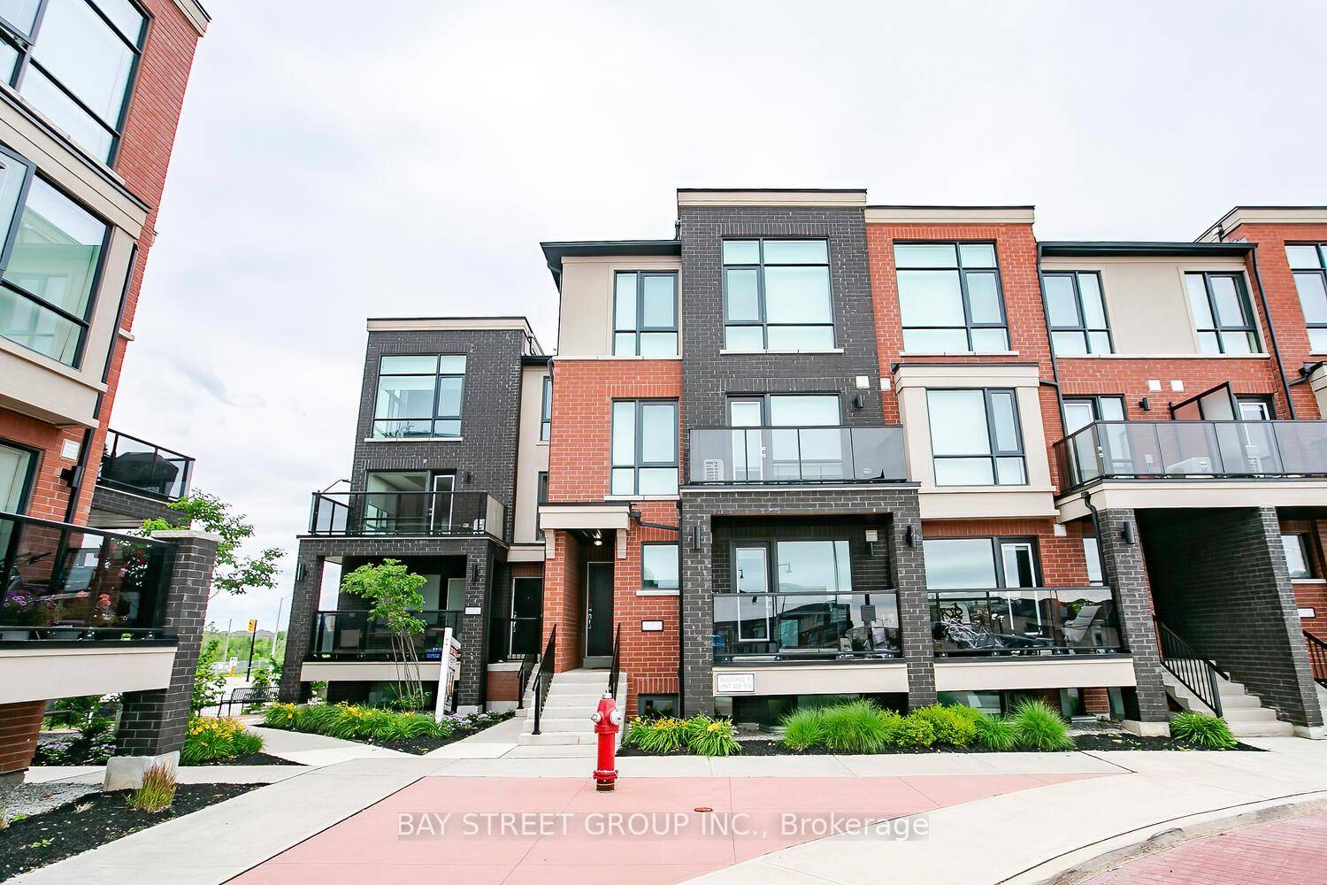 A Modern Style 2 Bedroom, 2 Washroom With 1 Car Parking Condo Townhouse Located In MountPleasant Area.