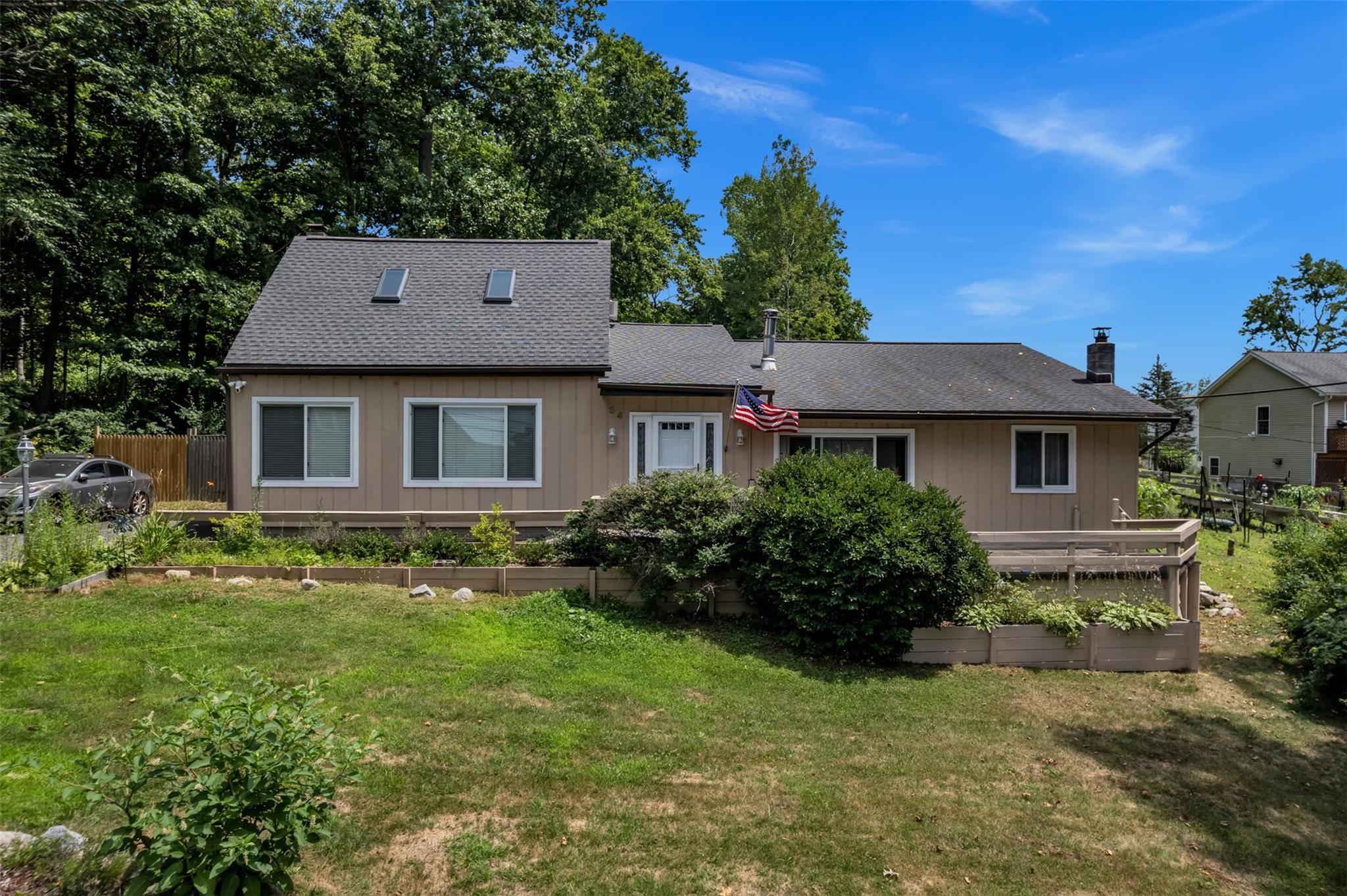 Welcome to this charming 3 bedroom, 1 bath home offering peaceful and scenic living in beautiful Putnam Valley.