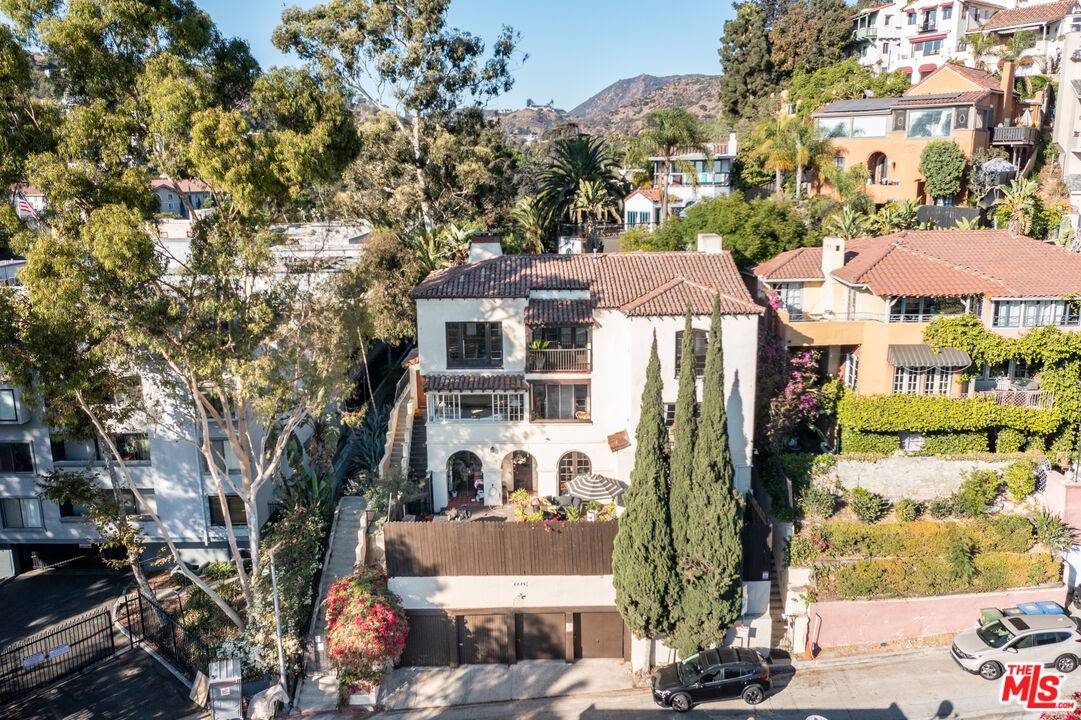 6686 Emmet Ter 8BR Hollywood Hills East La