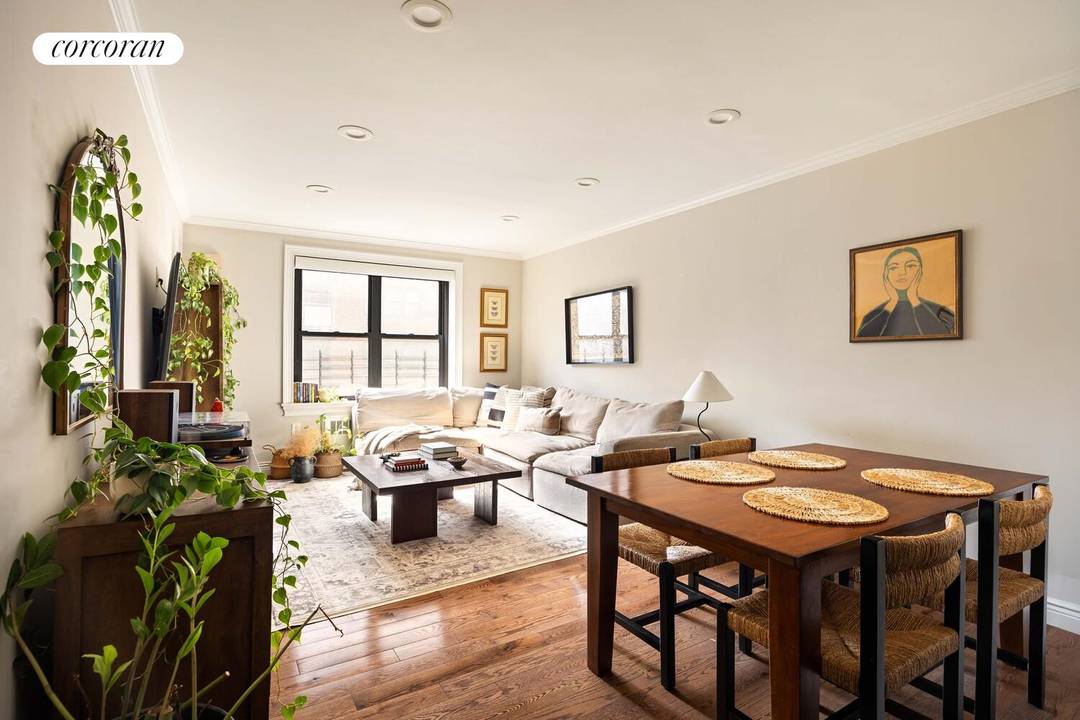 Welcome to Residence 4E, a beautifully renovated two bedroom home nestled on a picturesque, tree lined block in the heart of Yorkville.