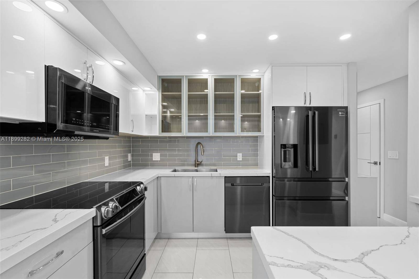 Beautiful remodeled apartment at De Soto Condominium.
