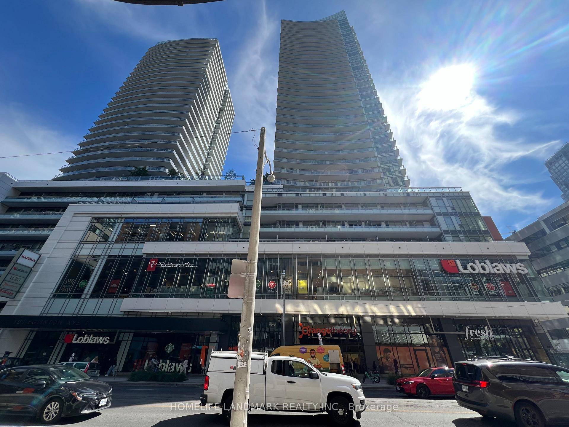 Prestigious Madison Condo Located at the Heart of Midtown Yonge amp ; Eglinton.