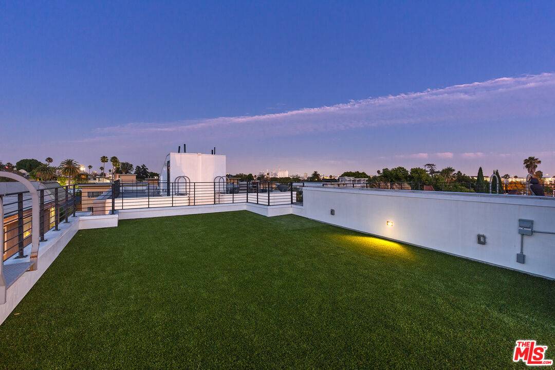 1337  N Fuller Ave 3BR Hollywood Hills East La