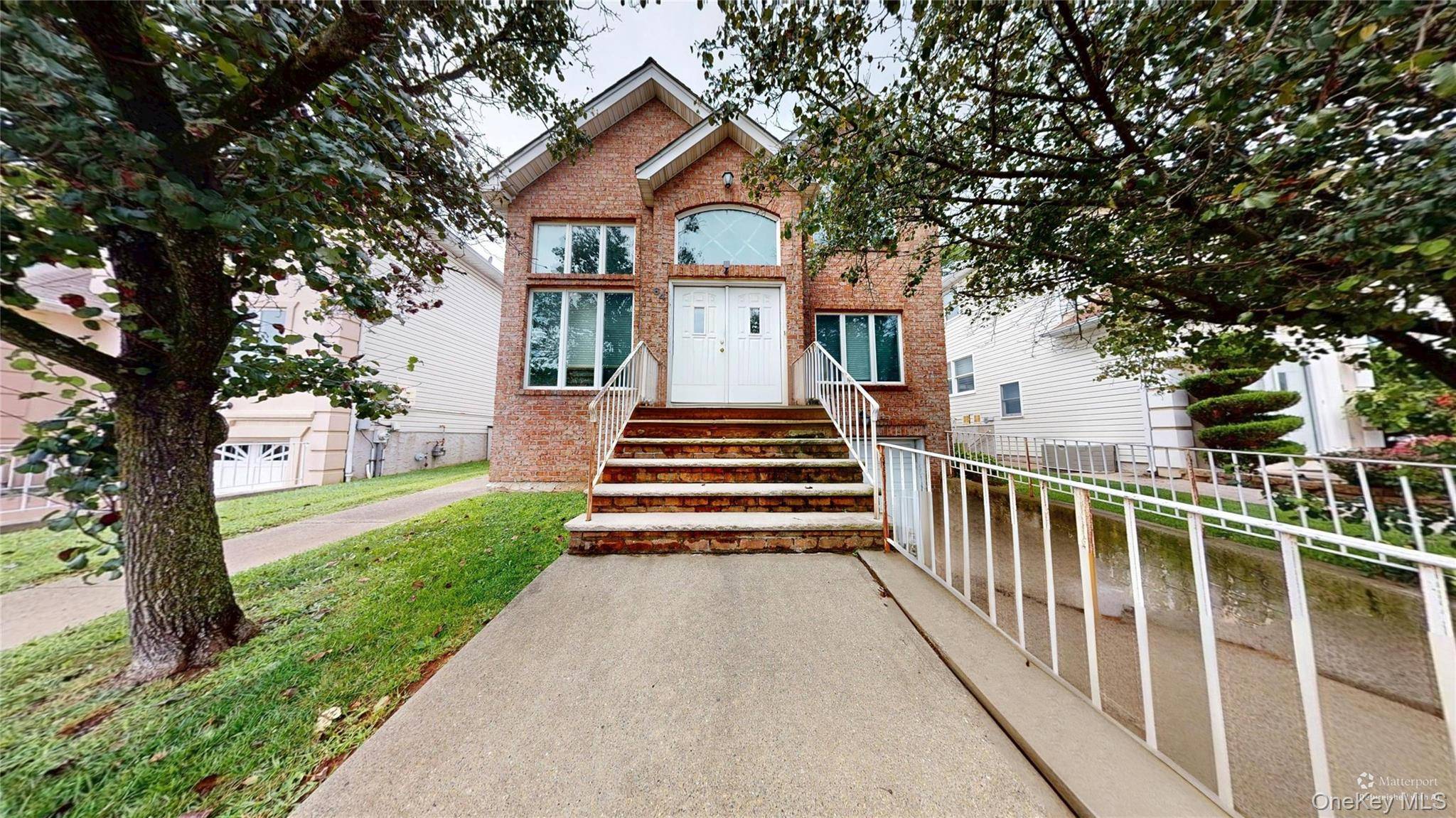 Big, private, and full of immense potential in this Center Hall, 4 bedroom, 4 bathroom Staten Island home offers generous living and dining areas along with an eat in kitchen, ...