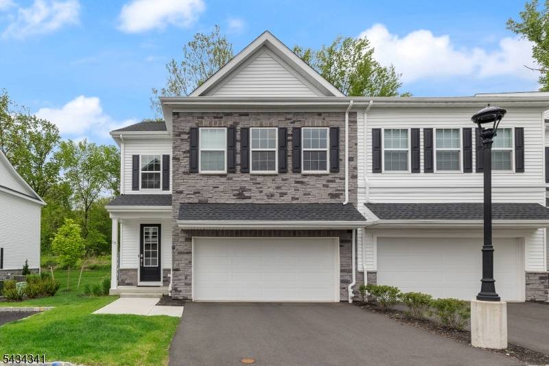 NEW CONSTRUCTION IN DESIREABLE MORRIS PLAINS !