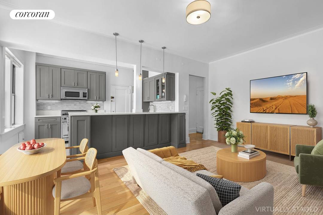 304 West 89th Street is an intimate 36 unit co op built by noted architect Rosario Candela in 1923.
