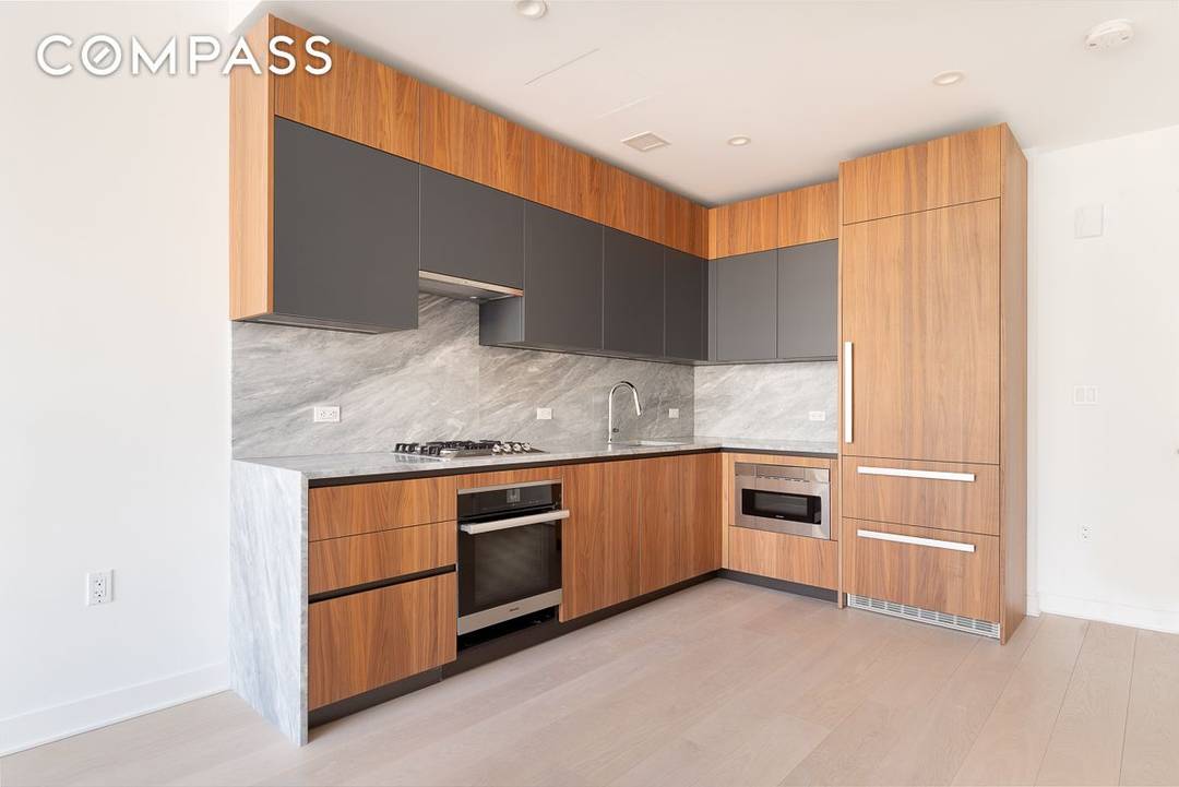 Welcome to this refined residence at The Graydon Chelsea, a boutique luxury condominium offering modern elegance and sophisticated city living in one of Manhattan s most desirable neighborhoods.