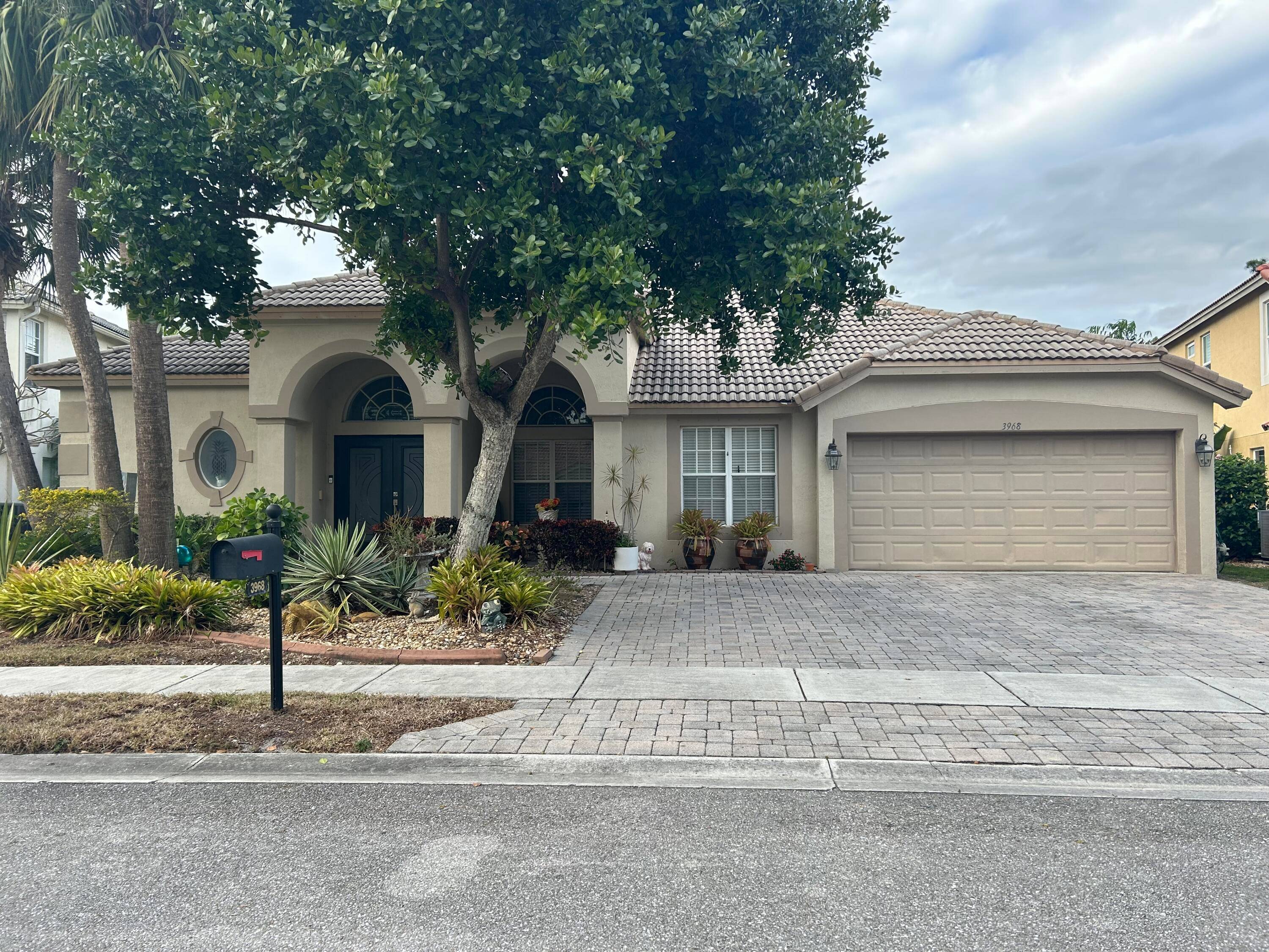BEAUTIFUL 5 BEDROOM 3 BATH HOME LOCATED IN DESIRABLE HAMILTON BAY.