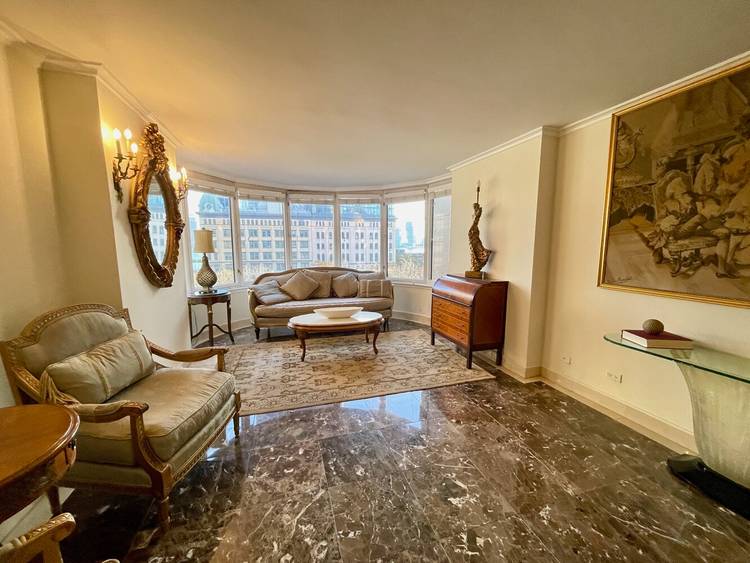 A great opportunity to own a 2 bedroom 2 bath home in The Corinthian !