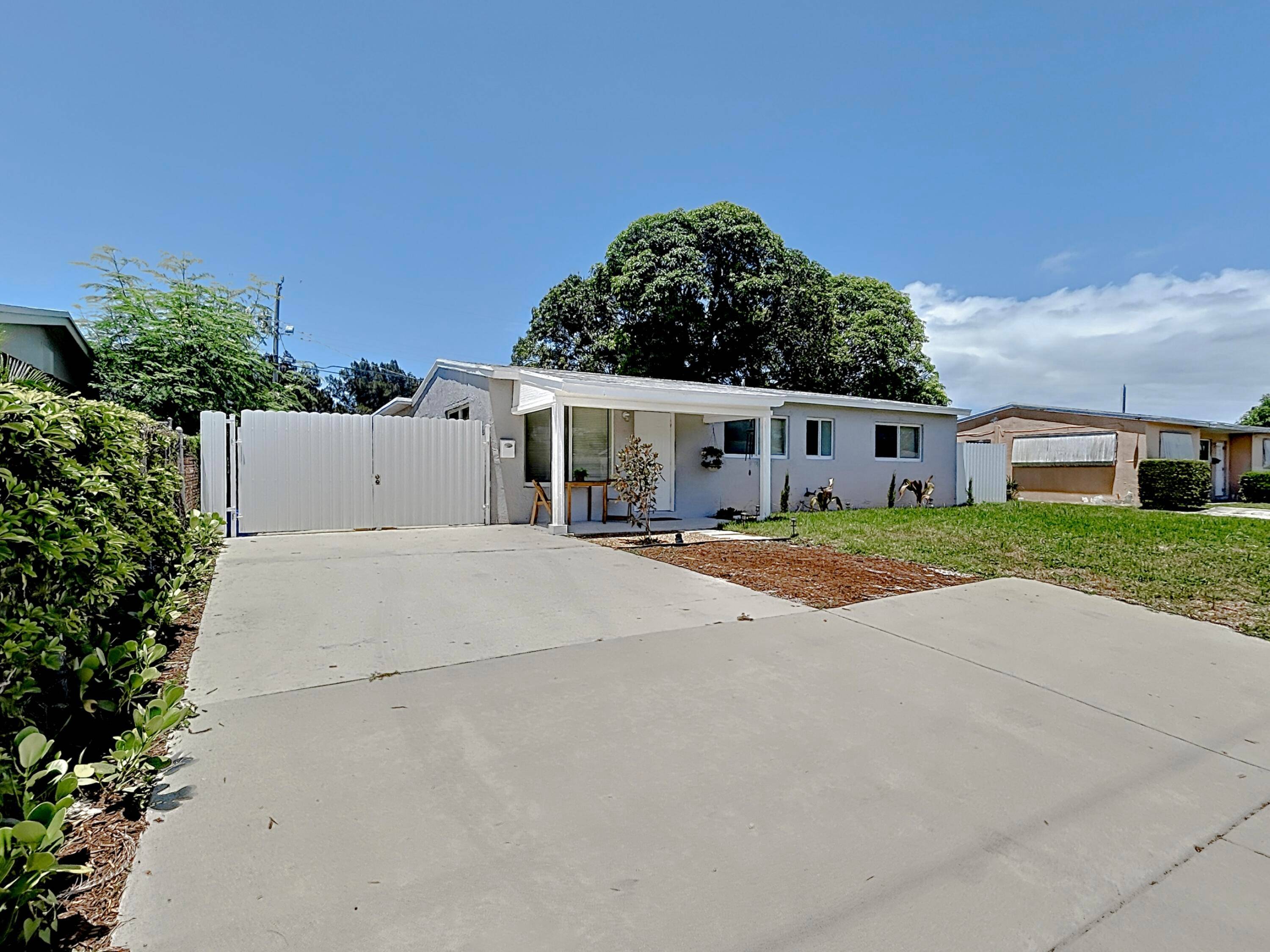 10, 000 TOWARD CLOSING COSTS WITH A FULL PRICE OFFER BY 5 31 2025 !