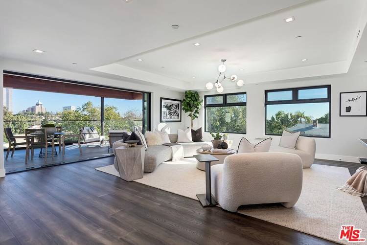 1839   Pandora Ave 4BR Beverlywood La