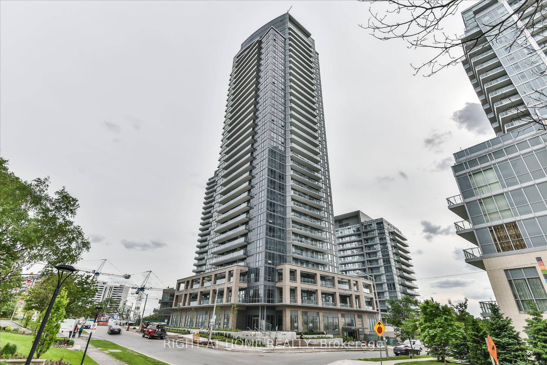 Stylish and sun filled 1 bed plus flex, 2 bath suite at Don Mills amp ; Sheppard offers a smart, spacious layout with a true den that easily doubles as ...