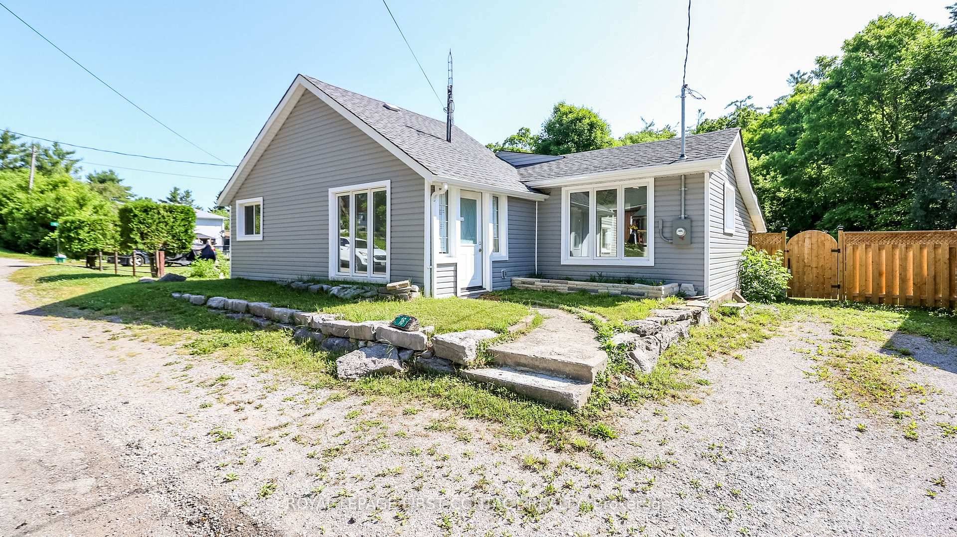 Welcome to this renovated cute as a button 3 bedroom home in the quaint town of Coboconk !