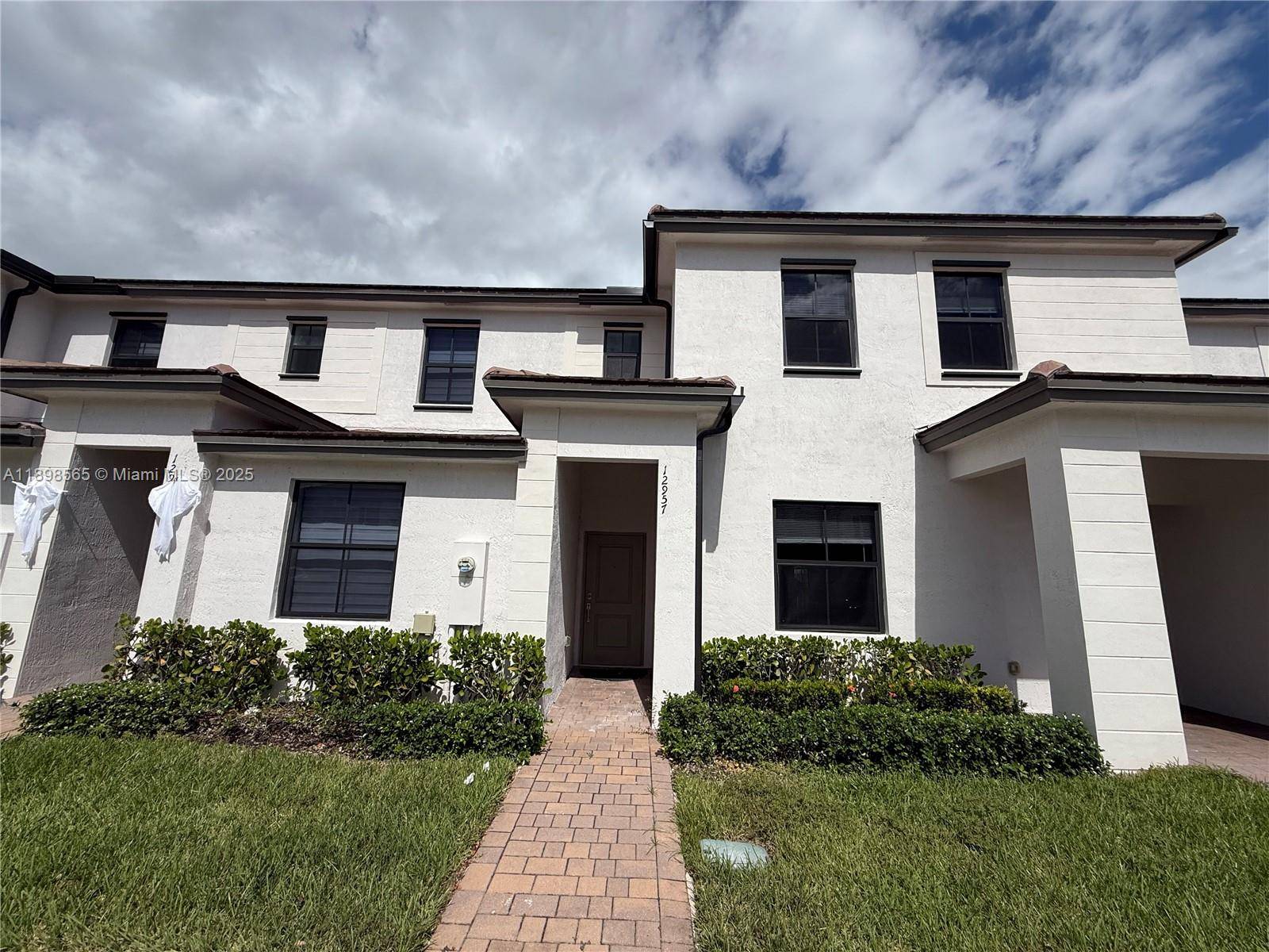 SELLER RELOCATING PRICED BELOW APPRAISED VALUE FOR QUICK SALE !