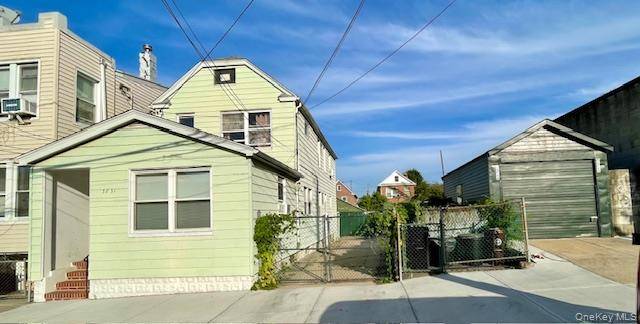 Exceptional opportunity in prime Woodside location !