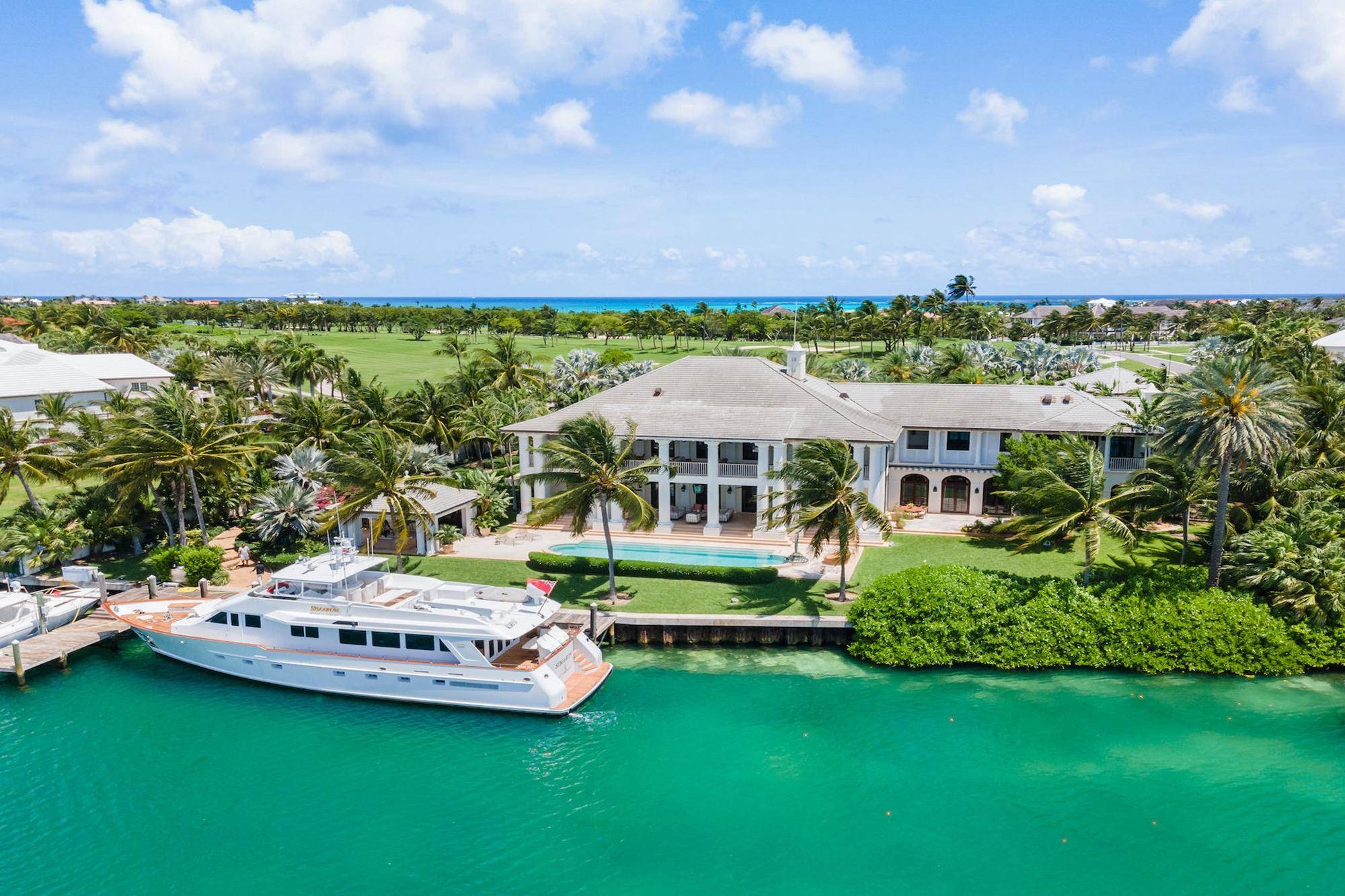 OCEAN CLUB ESTATES Single Family Home Paradise-Island Bahamas