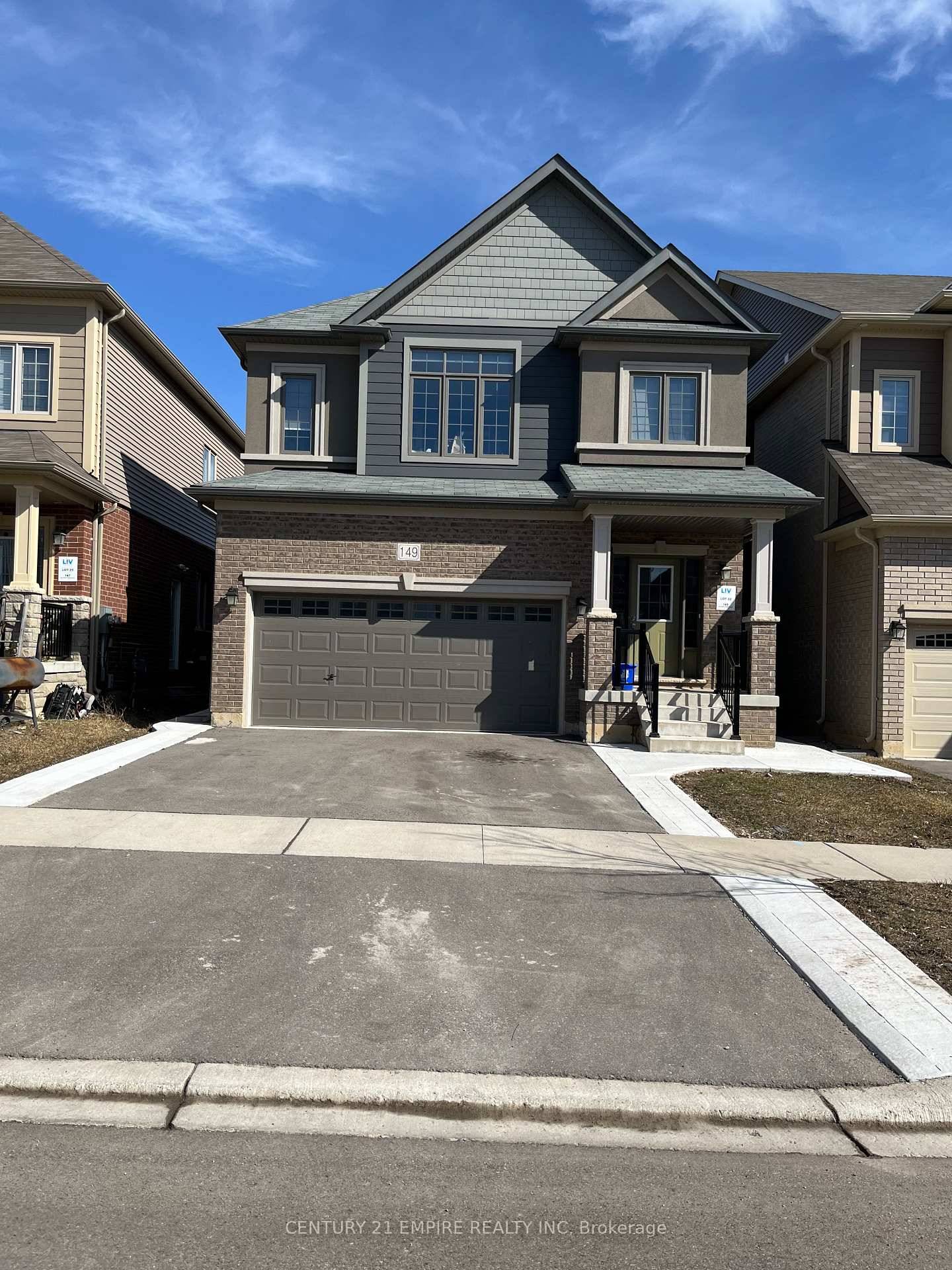 Welcome To This Gorgeous 4 Bedroom House Available For Rent Near Hwy 403 amp ; Garden Ave.