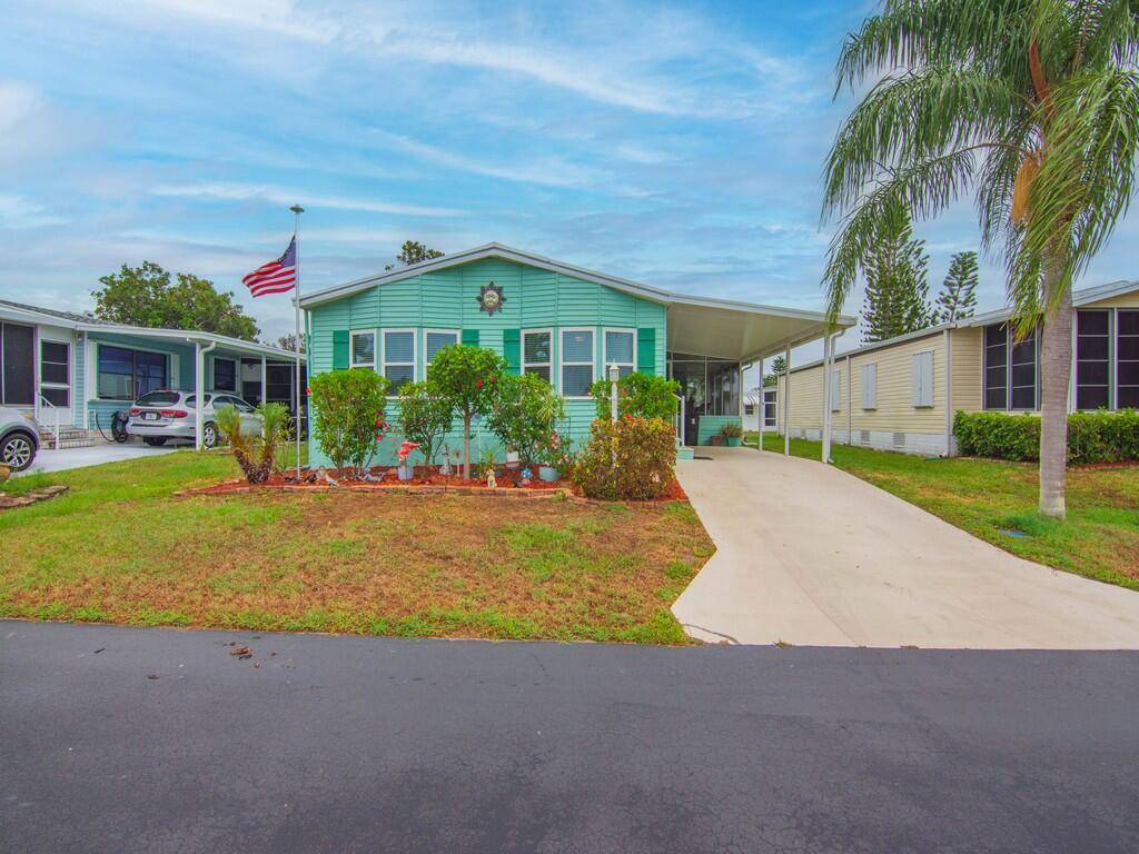 Beautiful 2 2 mobile home for sale in a 55 community.