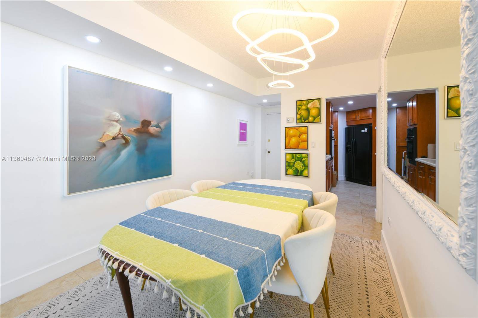 Beautiful two bedroom and two bathroom unit is available for lease in the Four Ambassadors building located along Brickell Bay Dr and directly along Biscayne Bay.