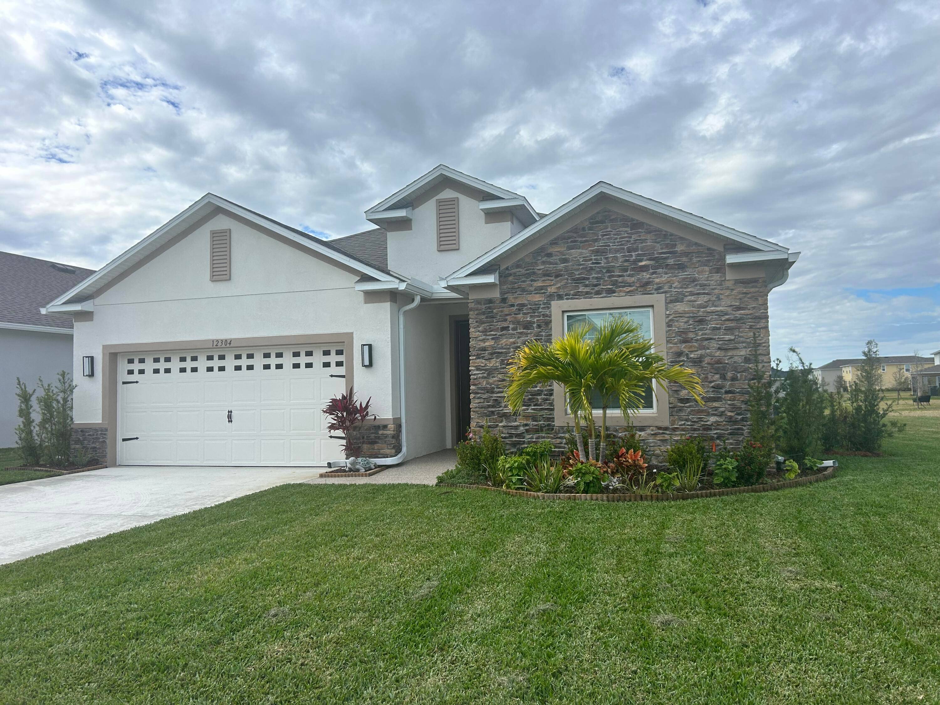 LOOK NO MORE ! ! ! Central Park is a new community that offer Ten acres of land include a pool, splash park, cabana, snack bar, picnic area, walking paths, ...