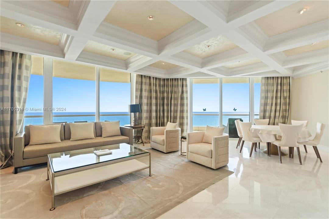 Perched on the 18th floor, this stunning Eleuthera model offers 3, 740 sq.