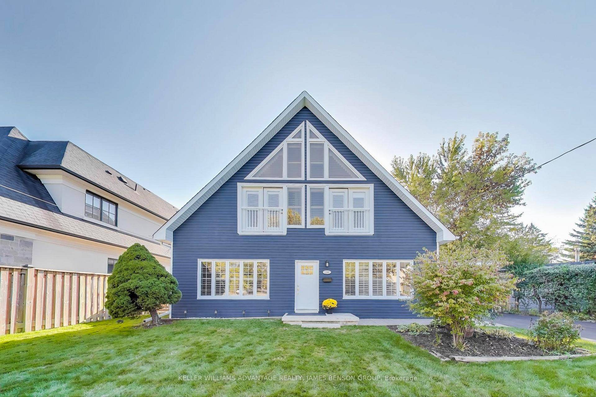 Coveted detached home on a rare 65 x 120 lot in Mineola East with gate access to Spruce Park.