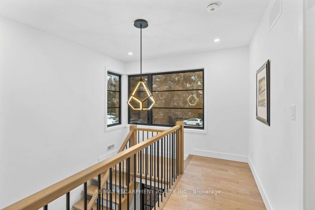 No expense spared in this impeccable modern build in prime South Aldershot location that will impress the most discerning buyer.