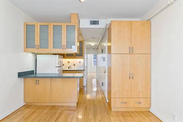 AVAILABLE APRIL 1ST VIRTUAL TOURS AVAILABLE !