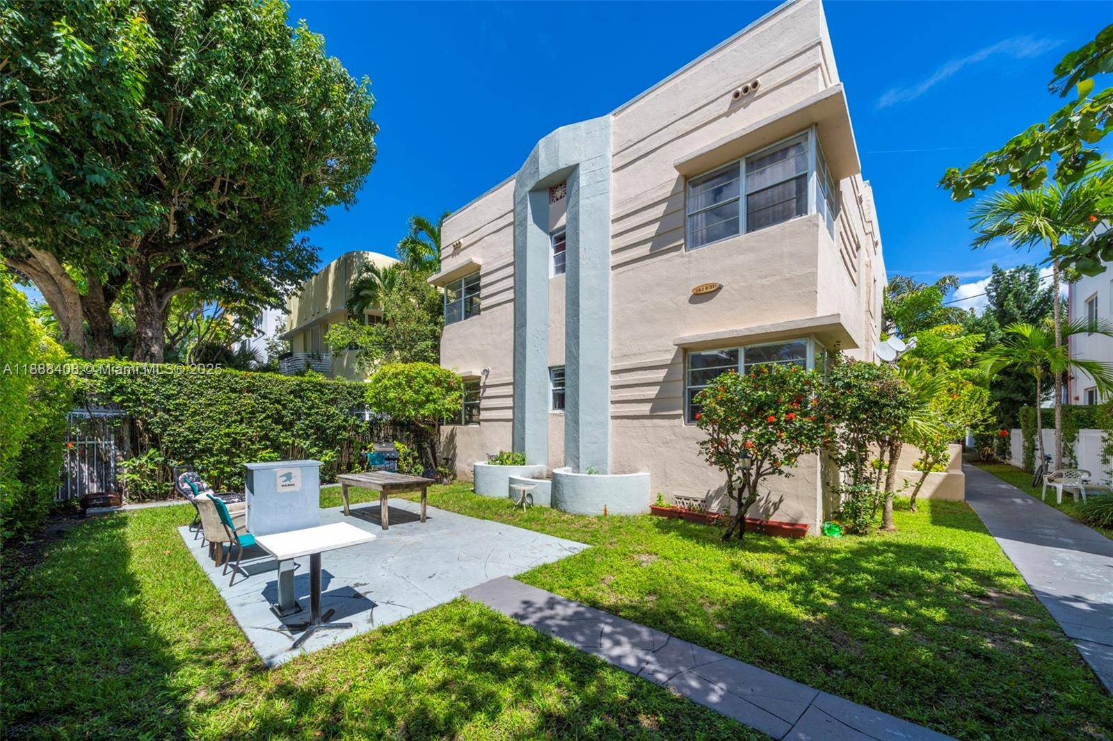 1329 Pennsylvania Avenue aka Shermon Court is a 1936 Art Deco building masterfully designed by Henry Hohauser, one of South Beach's signature architects in the Deco era.