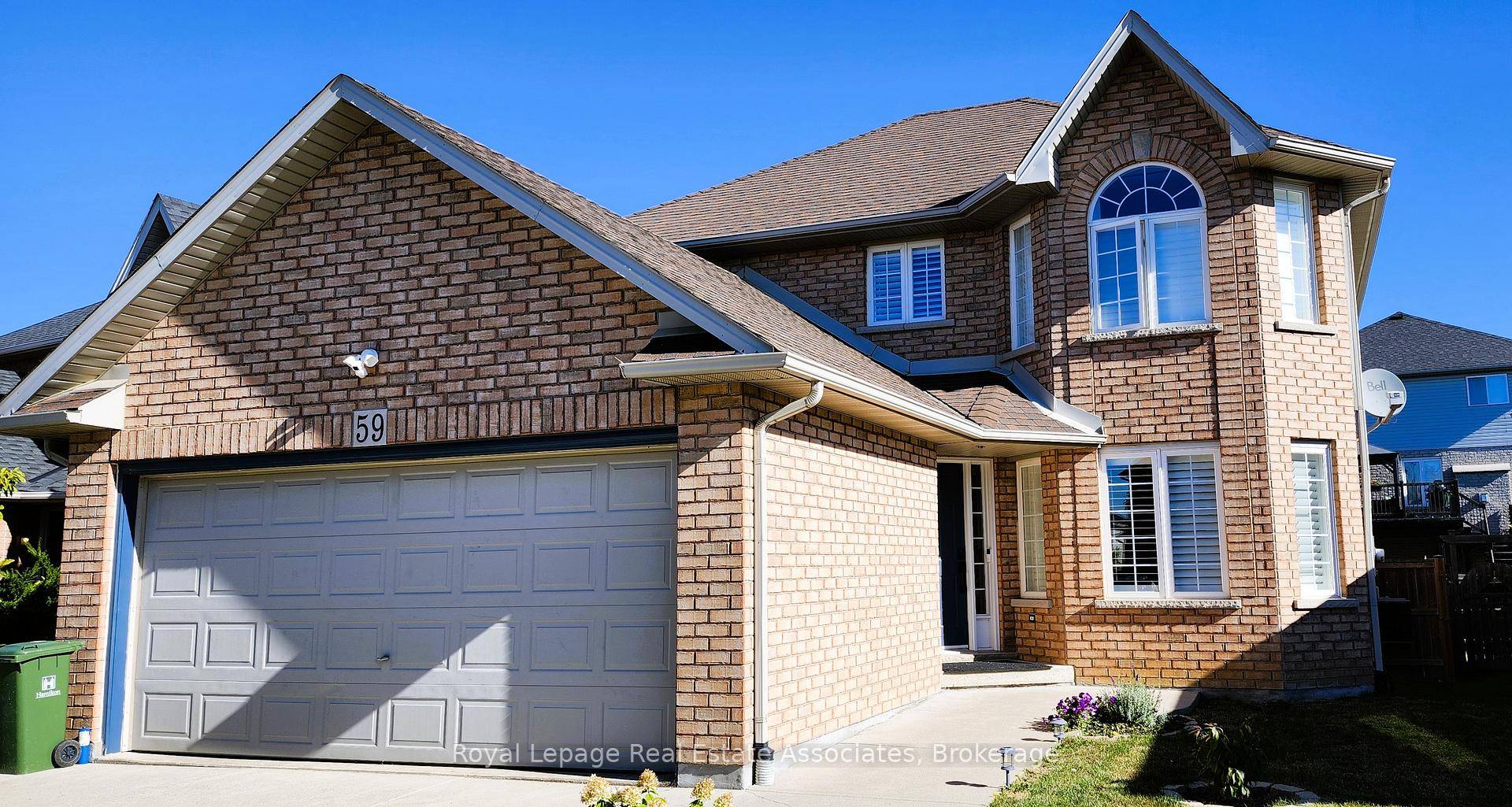 Welcome to 59 Solsbury Crescent an elegant and spacious detached home nestled on a quiet, family friendly street in the heart of Mount Hope.
