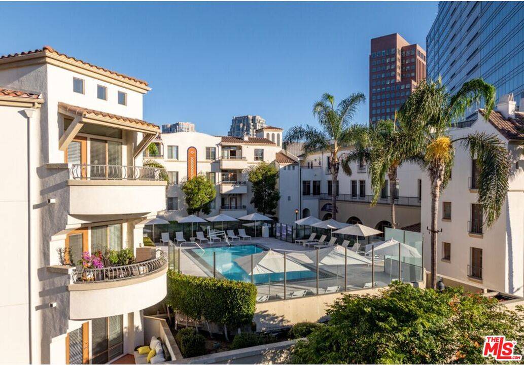 1060 GLENDON AVE 2BR Westwood La