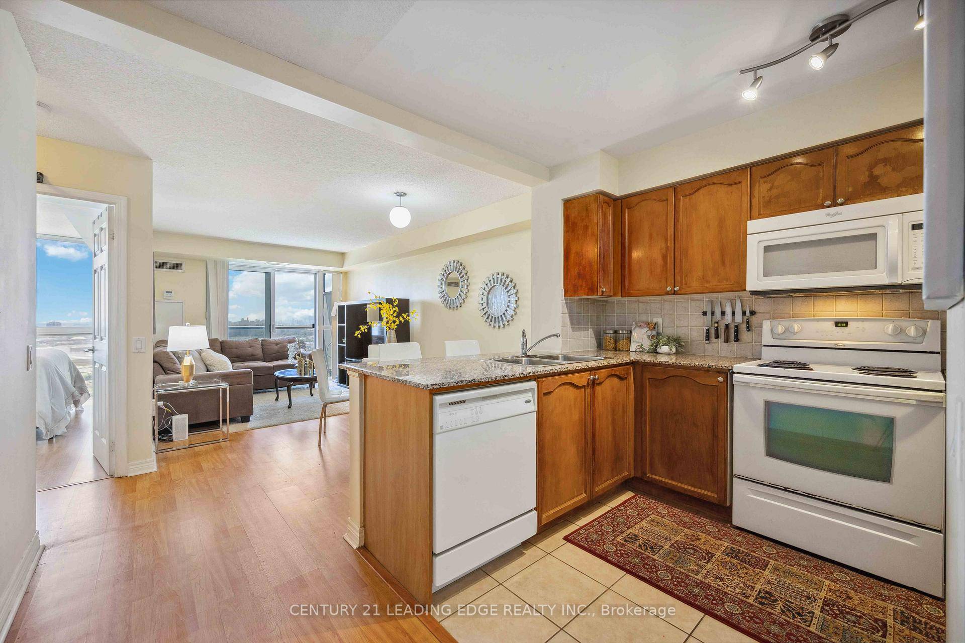 Welcome to urban living at its finest in this fantastic west facing suite at Tridel's 360 at The City Centre !