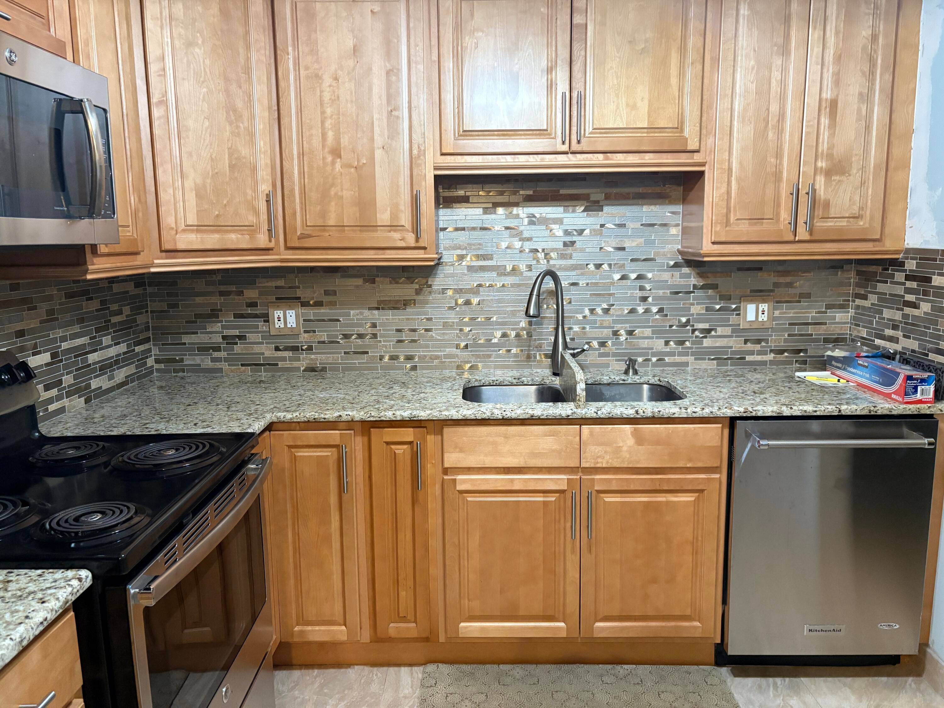 1Bd, 1. 5 Bathroom for sale together with unit 160 Plymouth V.